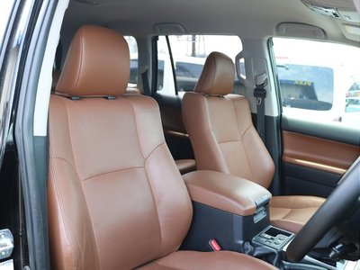 TOYOTA LAND CRUISER - 7