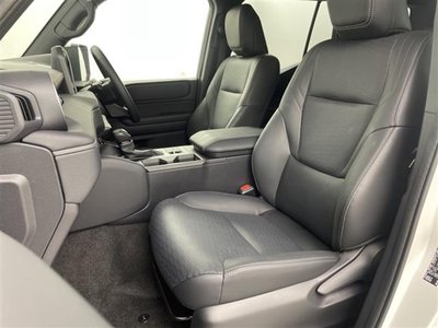 2025 Toyota LAND CRUISER 250 — миниатюра 23