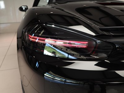 صورة 9 لـ 2025 Porsche 718