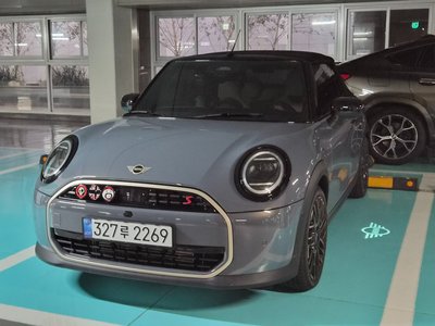MINI 4TH GENERATION COOPER S CONVERTIBLE - 3