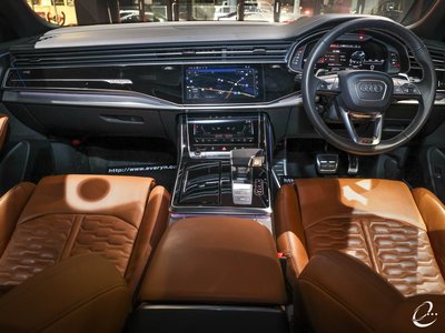 صورة 3 لـ 2023 AUDI RS Q8