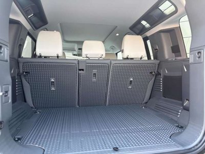 2025 LAND Rover DEFENDER — миниатюра 15