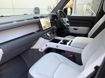 2025 LAND Rover DEFENDER — миниатюра 13