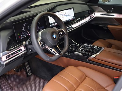 2025 BMW 7 SERIES — фото 5