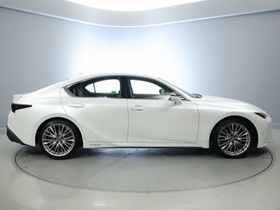 LEXUS IS - 5