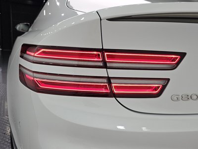 GENESIS G80 (RG3) - 10
