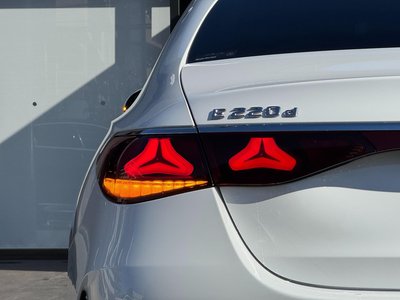 MERCEDES-BENZ E-CLASS - 10