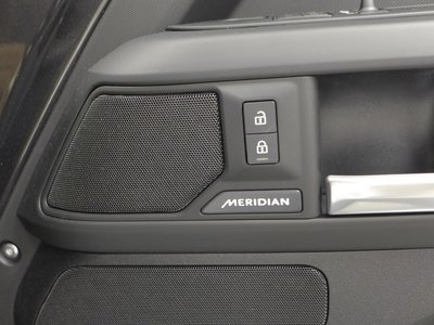 2025 LAND Rover DEFENDER — миниатюра 23