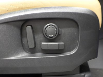 2025 LAND Rover DEFENDER — миниатюра 25