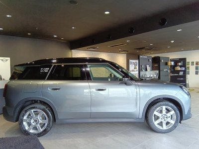 MINI COUNTRYMAN - 8