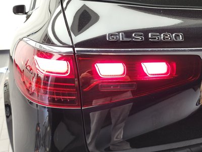 MERCEDES-BENZ GLS - 10