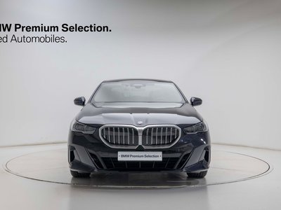2025 BMW 5 SERIES — фото 2