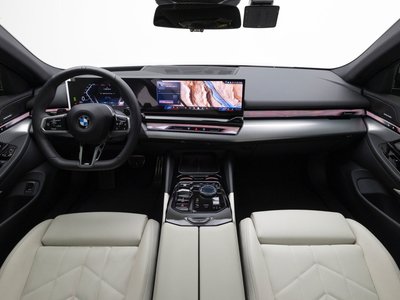 2025 BMW 5 SERIES — фото 4