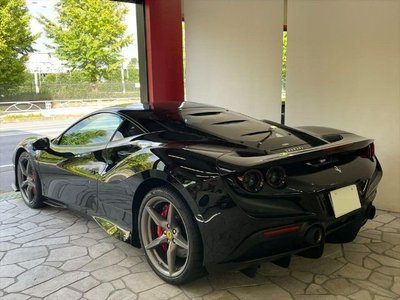 FERRARI F8 - 2