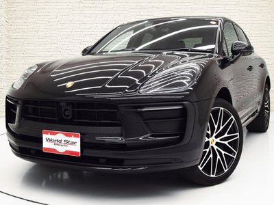 PORSCHE MACAN - 1