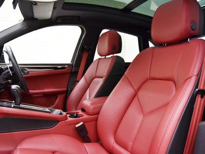 PORSCHE MACAN - 7