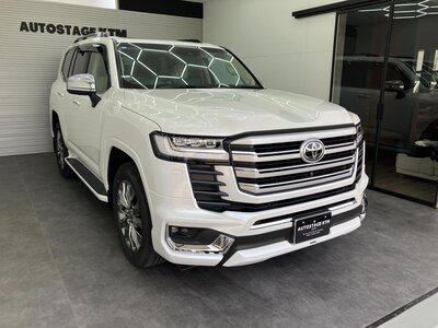 TOYOTA LAND CRUISER 300