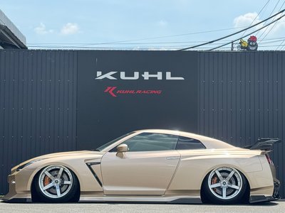 NISSAN GT-R - 7