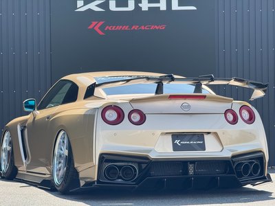 NISSAN GT-R - 8