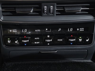 2026 Lexus LX thumbnail 19