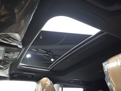 2026 Lexus LX thumbnail 18
