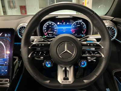 صورة 8 لـ 2025 Mercedes-BENZ SL AMG