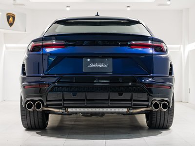LAMBORGHINI URUS - 10
