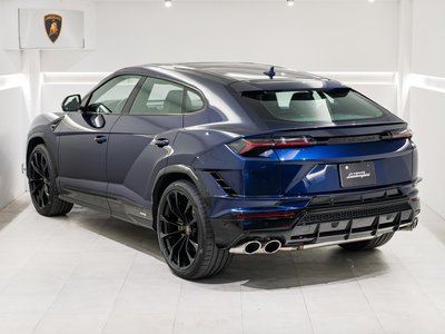 LAMBORGHINI URUS - 8