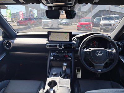 LEXUS IS - 8