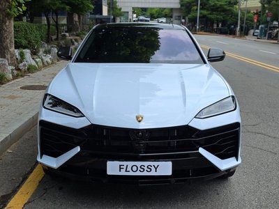 LAMBORGHINI URUS - 2