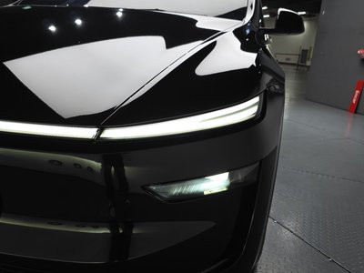 2025 Tesla MODEL Y photo 9