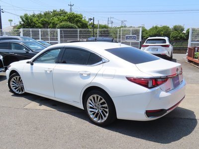 صورة 8 لـ 2022 Lexus ES