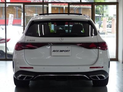 MERCEDES-BENZ E-CLASS - 4