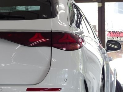 MERCEDES-BENZ E-CLASS - 9