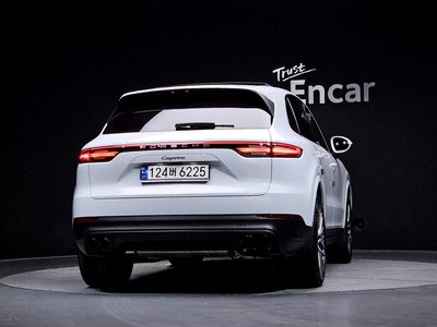 PORSCHE CAYENNE - 4