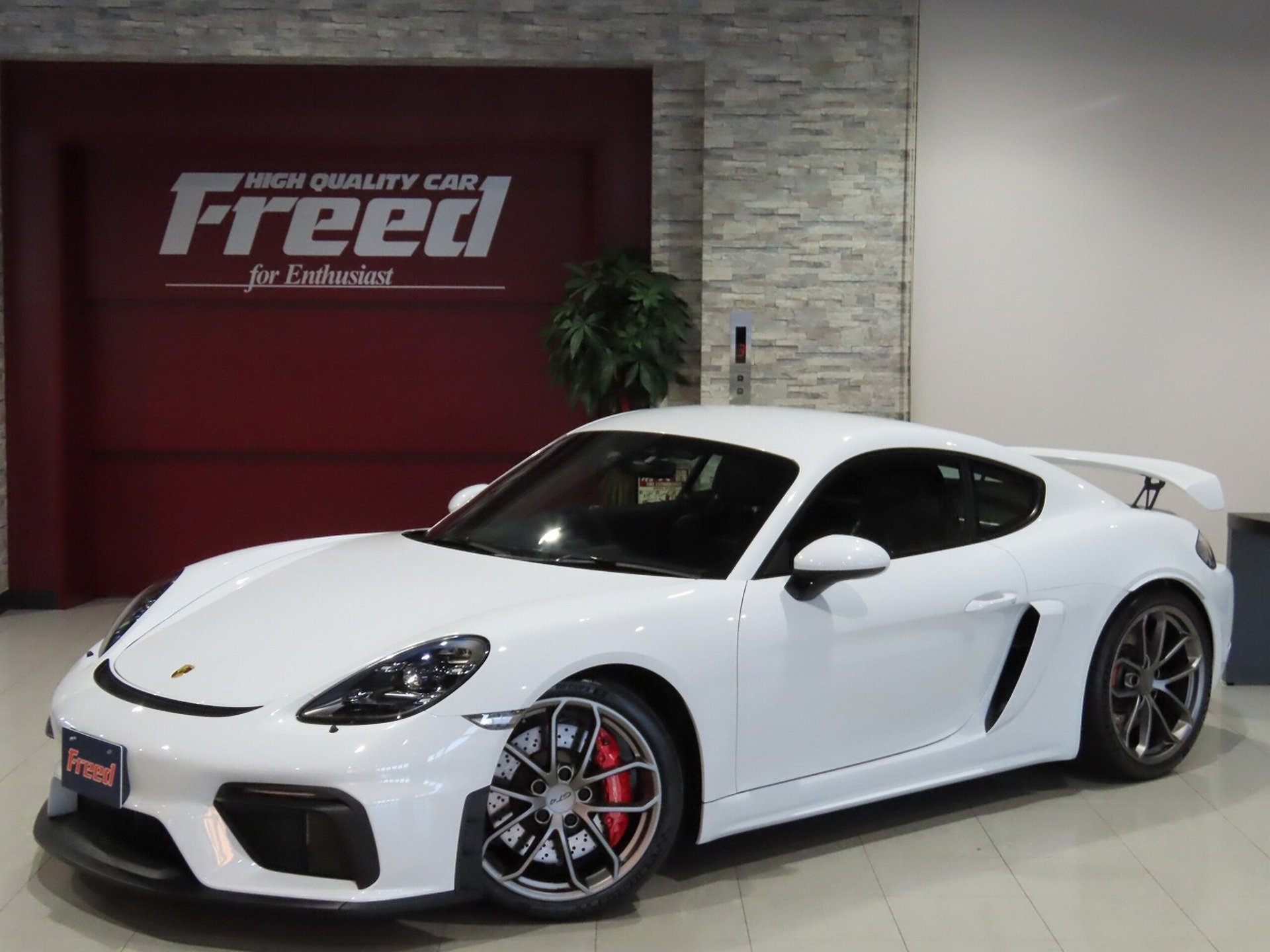 PORSCHE 718 CAYMAN - View 1