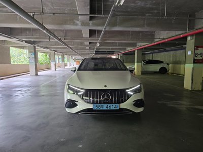 MERCEDES-BENZ EQE - 1