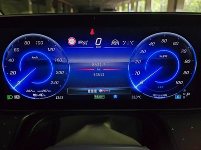MERCEDES-BENZ EQE - 3