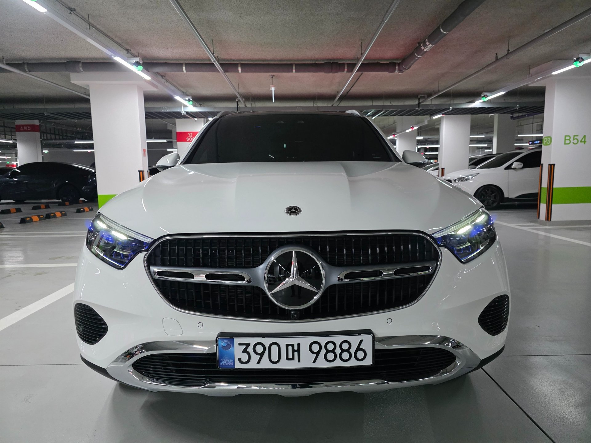 MERCEDES-BENZ GLC - View 1