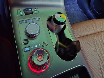 صورة 9 لـ 2024 Genesis GV70