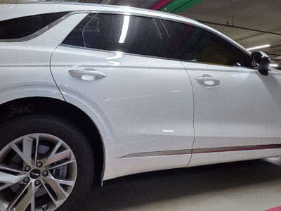 صورة 3 لـ 2024 Genesis GV70