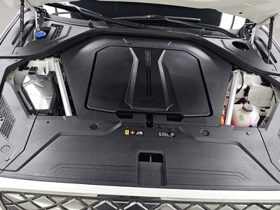 GENESIS ELECTRIFIED GV70 - 7
