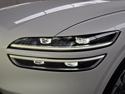 GENESIS ELECTRIFIED GV70 - 9