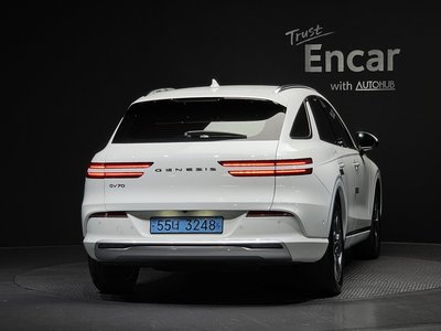 GENESIS ELECTRIFIED GV70 - 4