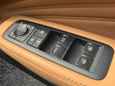 2023 Lexus LS — миниатюра 36