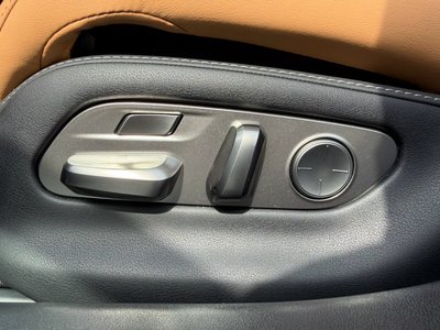 2023 Lexus LS — миниатюра 76