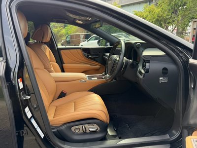 2023 Lexus LS — миниатюра 38