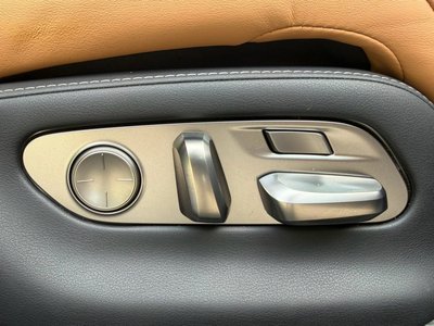2023 Lexus LS — миниатюра 39