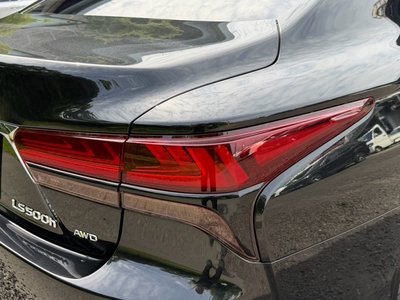 2023 Lexus LS — миниатюра 24