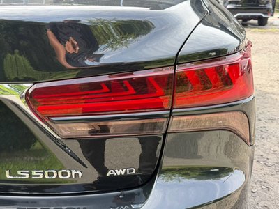 2023 Lexus LS — миниатюра 23